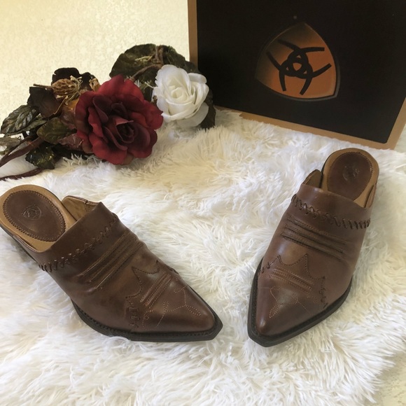 ARIAT BOOTS  WESTERN  SIZE 7 B NEW - Picture 2 of 11